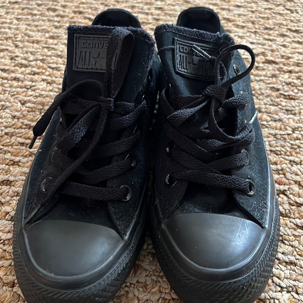 Black converse